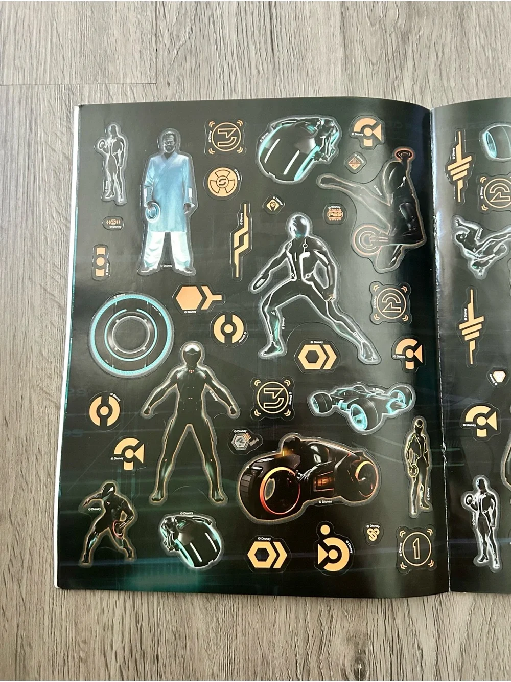 Disney TRON Legacy Battle on the Grid Sticker Book Glow in the Dark 40+ Stickers